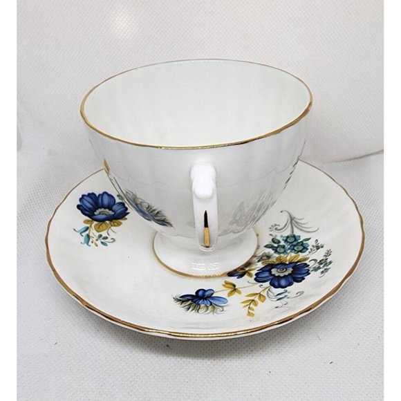 Rare Vintage Royal Grafton Fine Bone China England Collectible TeaCup And Saucer - Picture 4 of 9